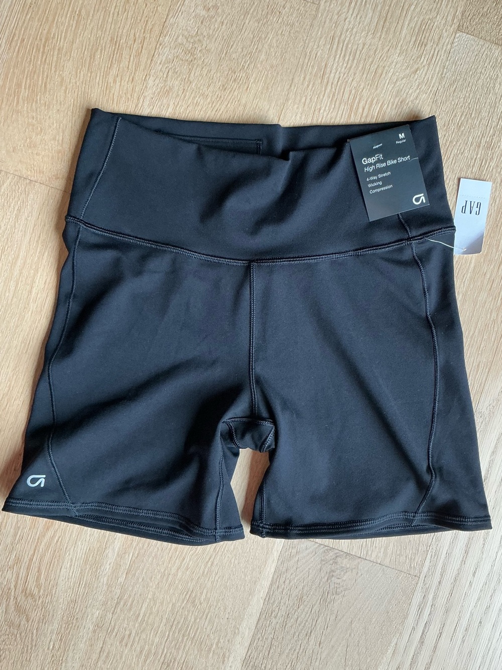 GapFit High Rise Stretch Compression Black Bike Shorts Women’s Size Medium NWT!